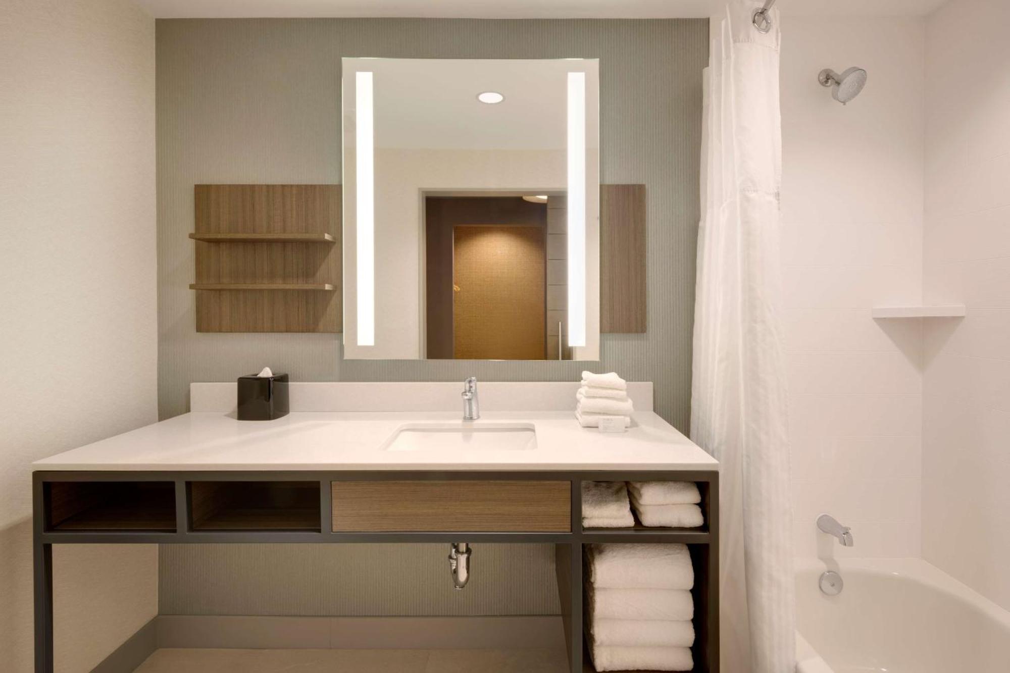 Hilton Garden Inn Haymarket Extérieur photo