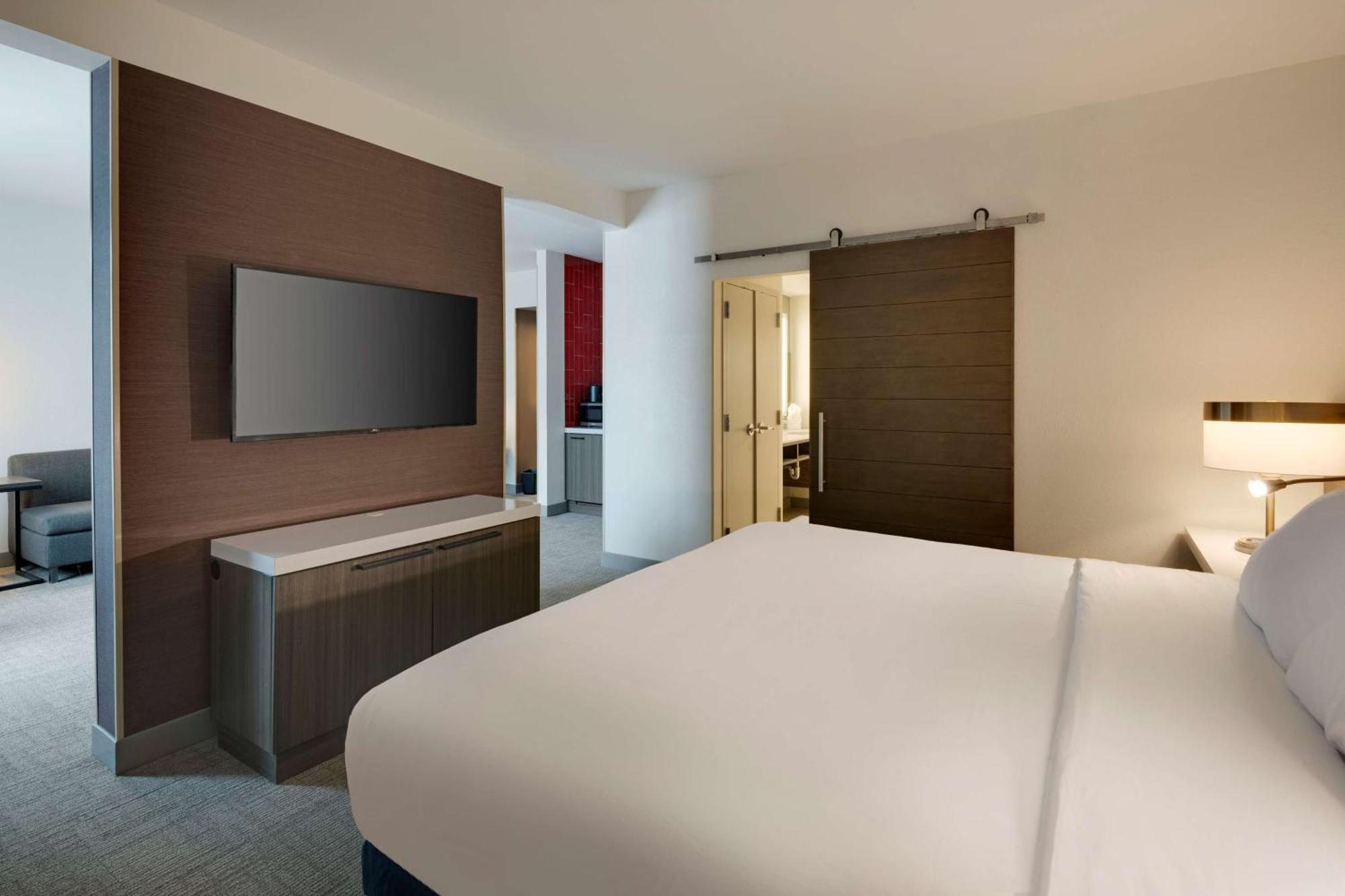 Hilton Garden Inn Haymarket Extérieur photo